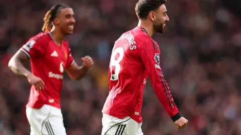 国羽总决赛首日三战全胜：石宇奇击败乔纳坦表现抢眼